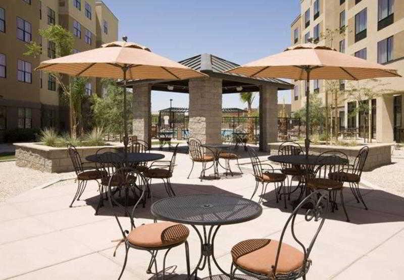 Courtyard Phoenix North / Happy Valley Restauracja zdjęcie